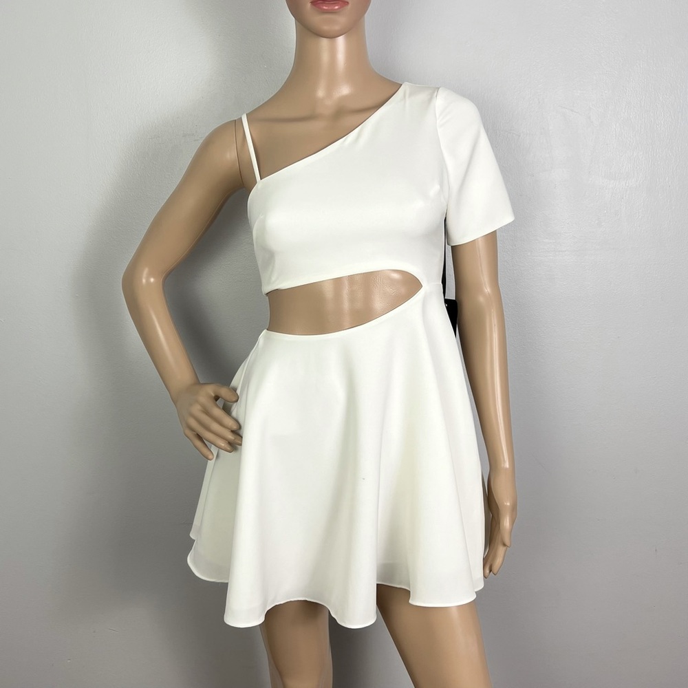 NEW NBD REVOLVE IVORY FIT & FLARE MINI DRESS - Picture 2 of 12
